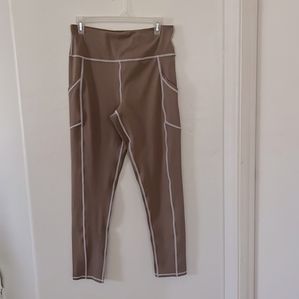 Athletic pants